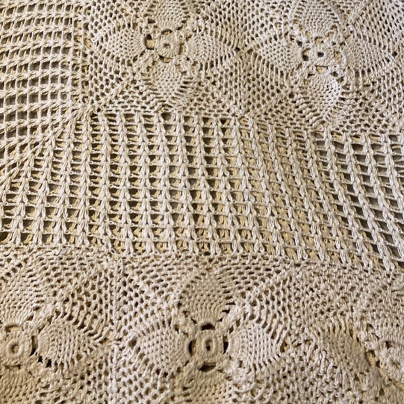 Hand made, hand crocheted tablecloth size 180cm x 120 cm - Picture 2 of 3